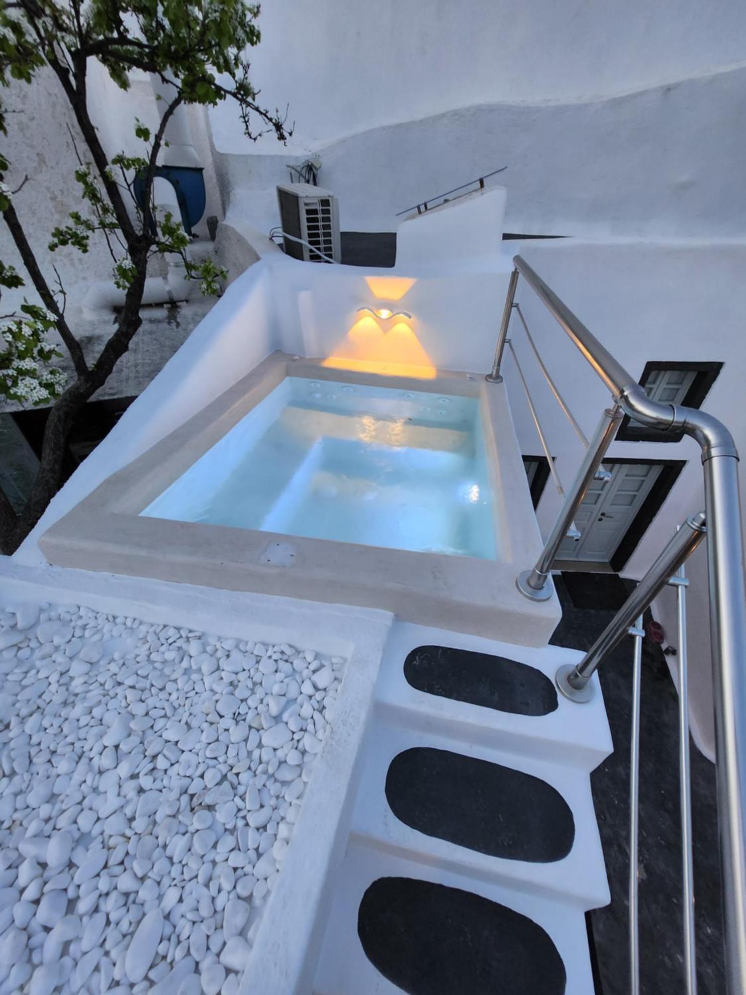 Otto House - Luxury Cave Vothon